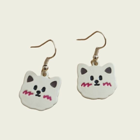 Kitty Cat Face Earrings  - Picture 4 of 4